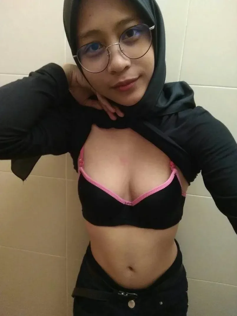 Latest Indo Download Video Viral Phenomenon of Abg Viral Sma 2025 Ukhti Jilbab Wiwik di Warung Kosong Takut Ketahuan One for All Indonesia